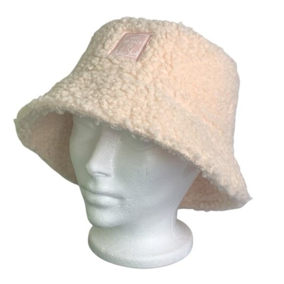 NWT Robin Ruth Sherpa Teddy Boucle Bucket Hat - Picture 1 of 9
